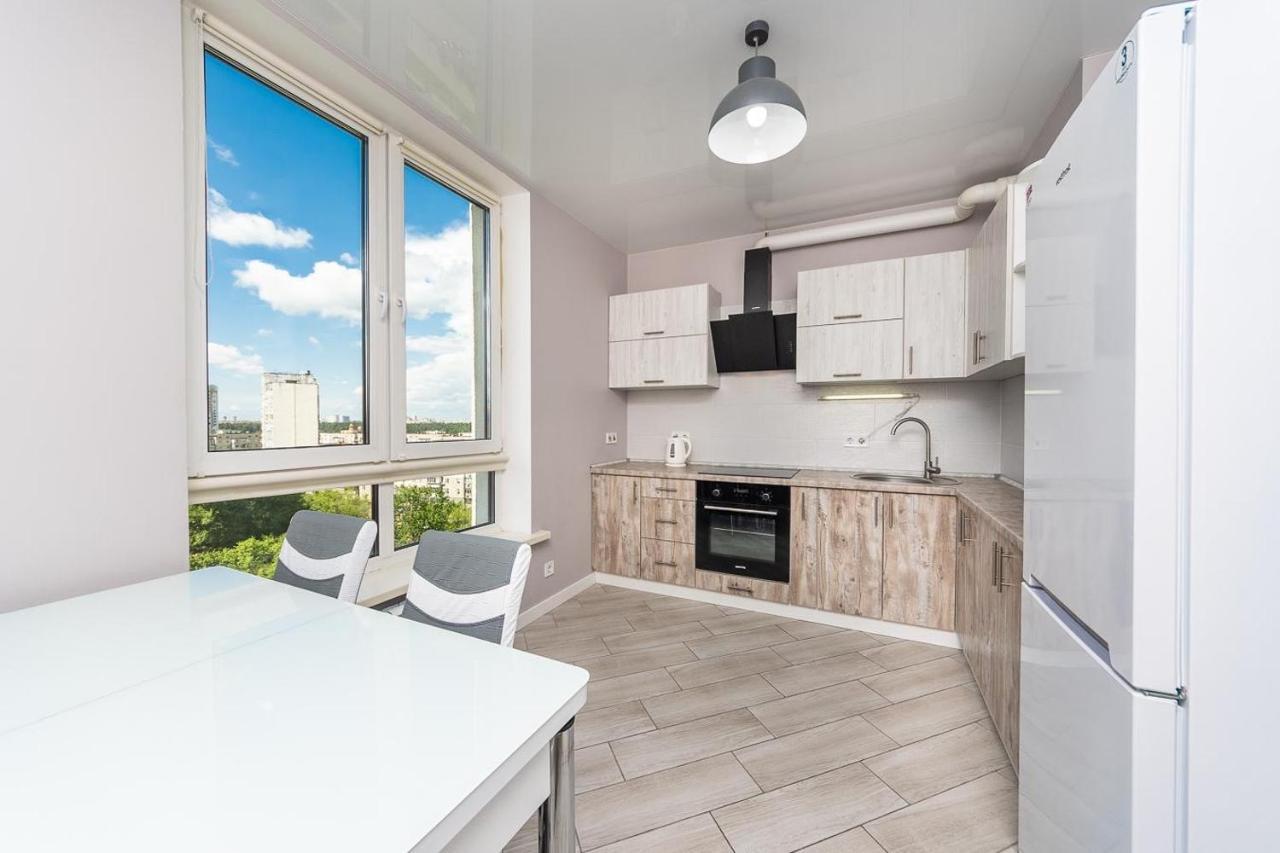 Apartment метро вирлиця Kyiv
