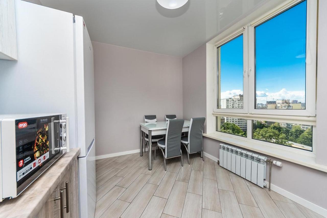 Apartment метро вирлиця Kyiv