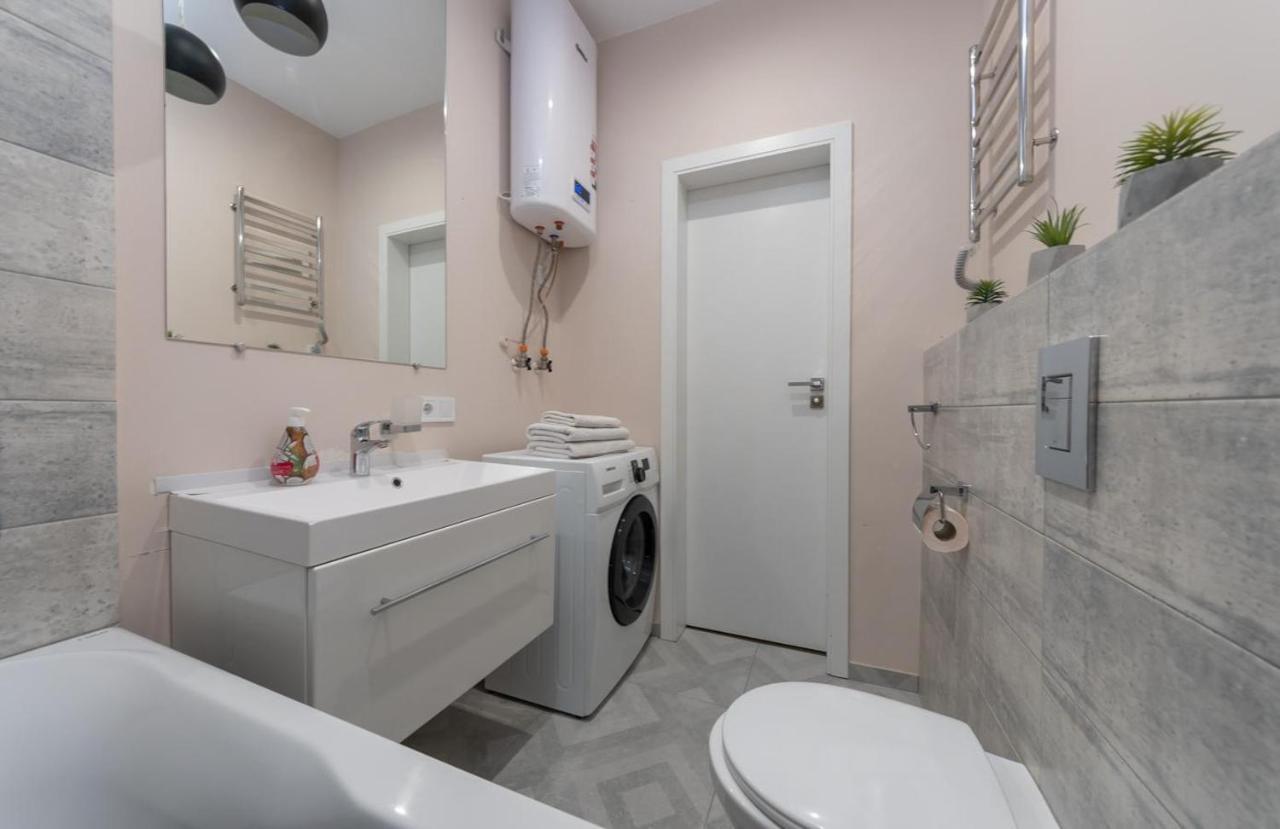 Apartment метро вирлиця *