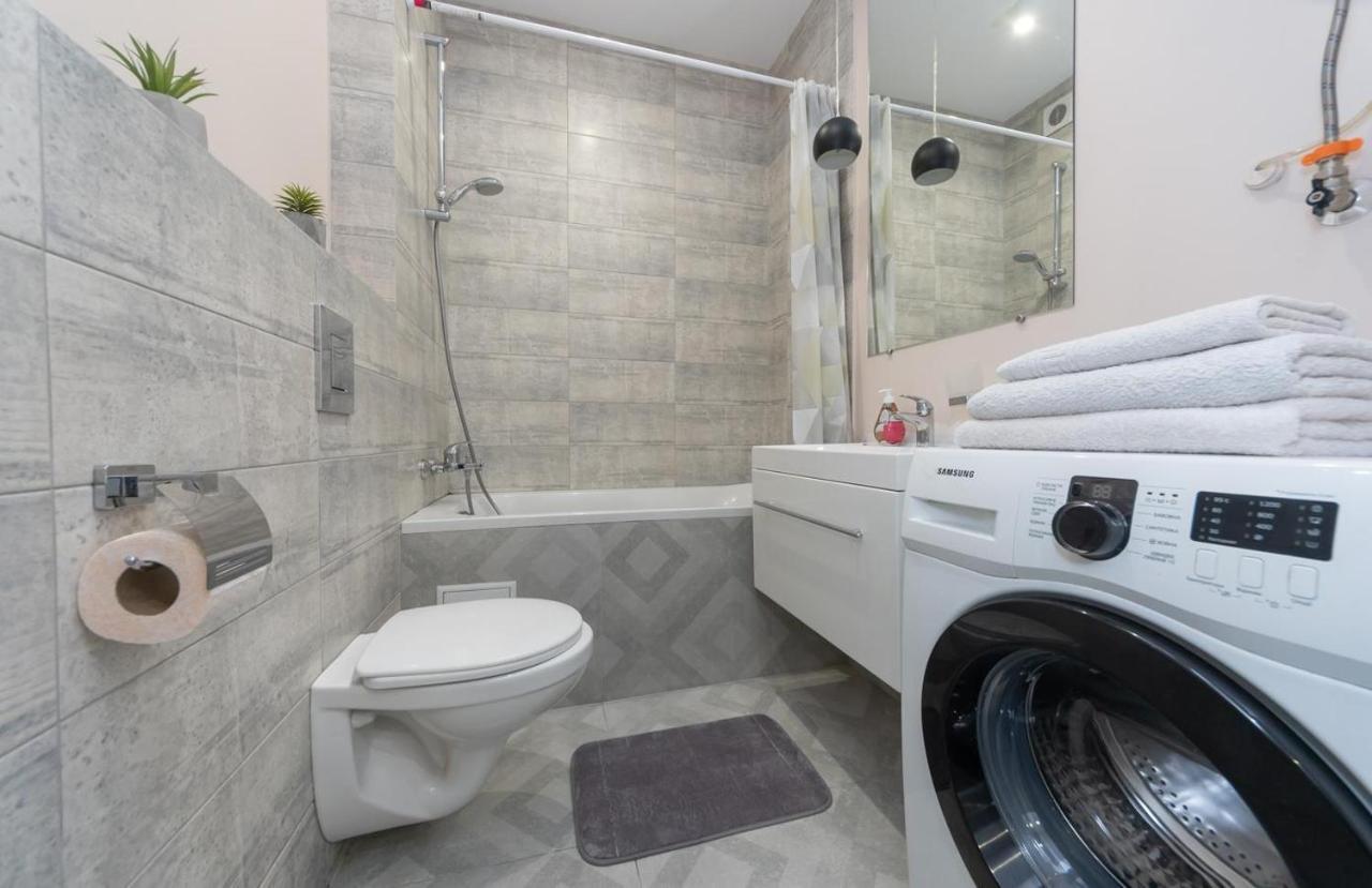 метро вирлиця Apartment *